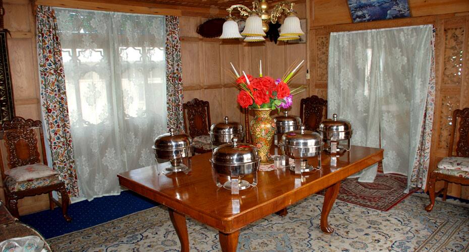Kohimaran Houseboat, Srinagar 3